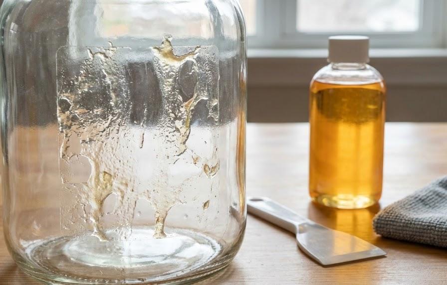 剥がした後に残ったベタベタな糊跡を綺麗に取る方法